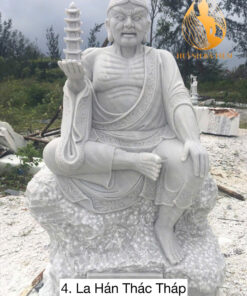 Tượng La Hán Thác Tháp