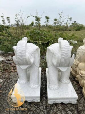 Tượng Voi Đưa Vòi Lên